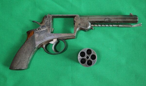 Very rare 54 bore Reeves revolver in original box with accessories - Image 3